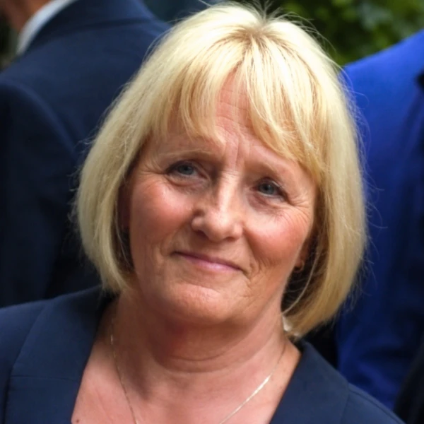 Sandra Lewis